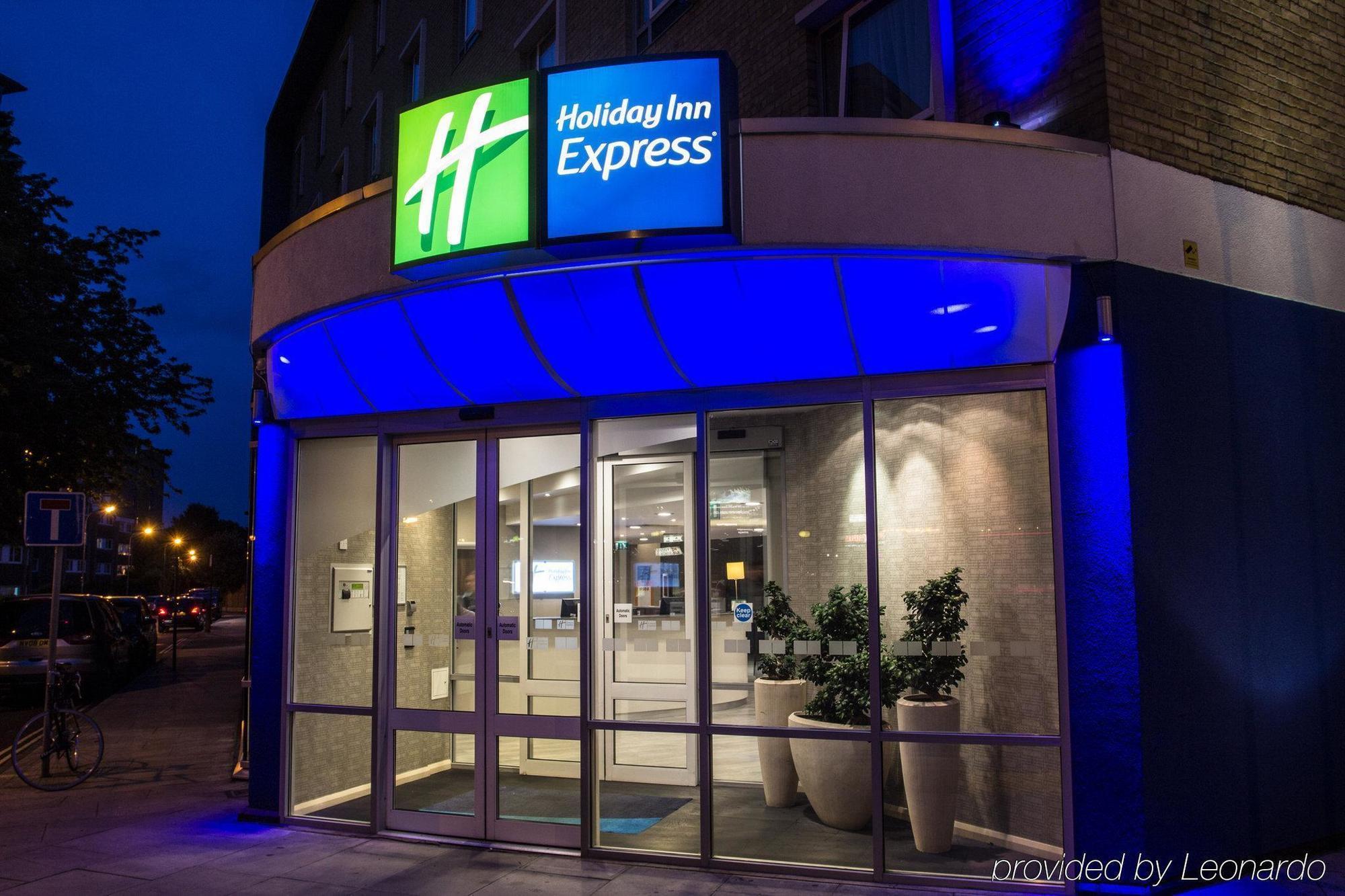 Holiday Inn Express Earls Court, An Ihg Hotel Londra Exterior foto